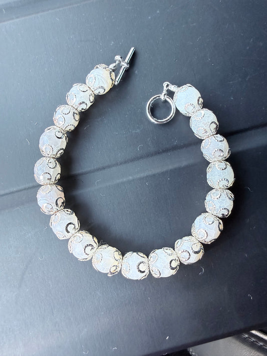 White Agate & Metal Bead Cap Bracelet